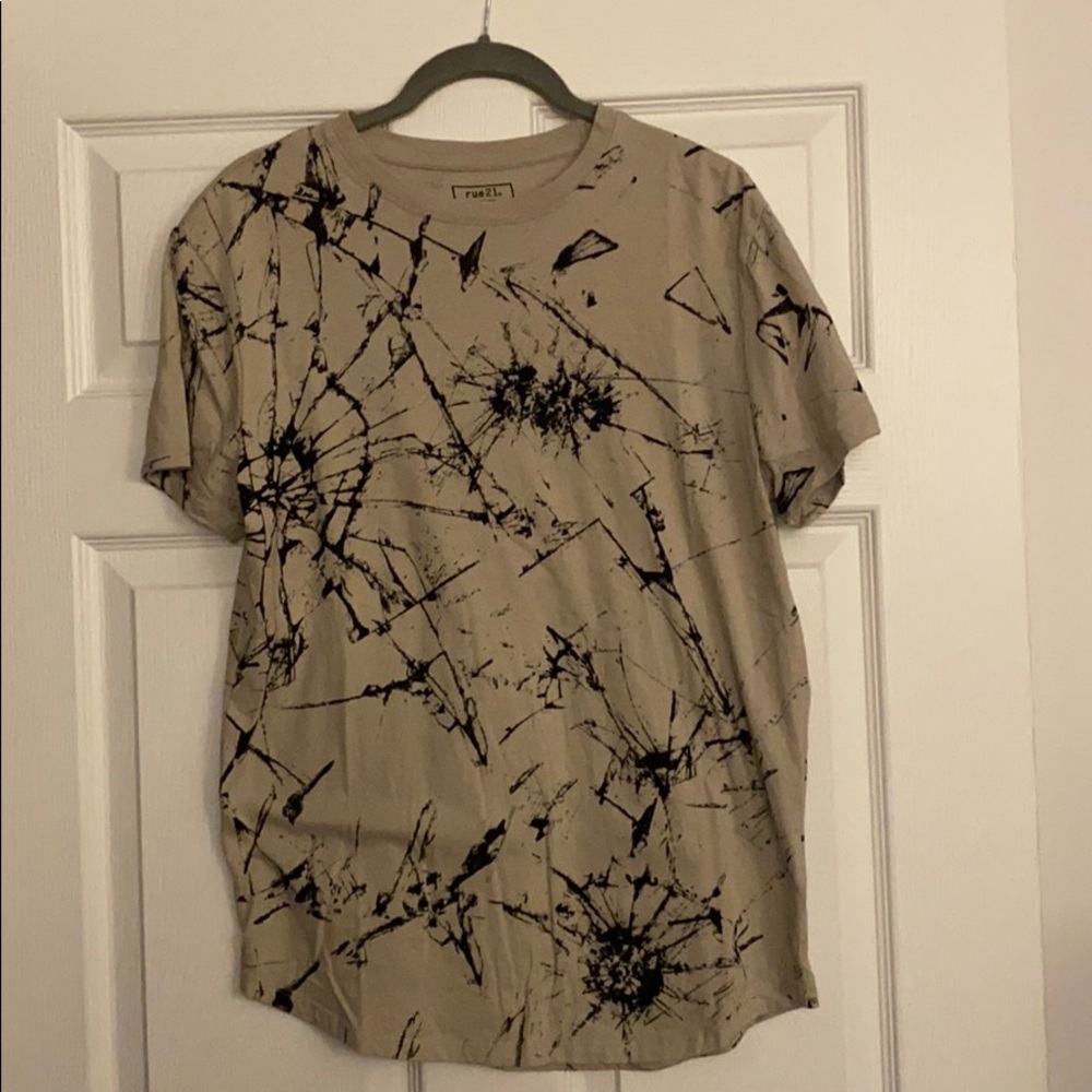 Men’s Rue21 T-shirt